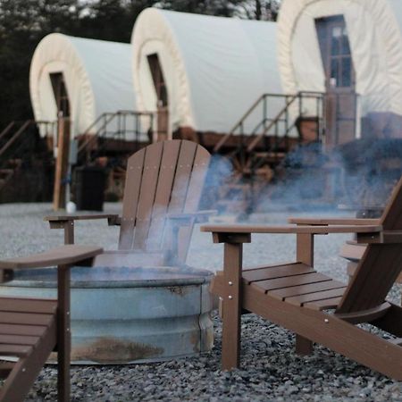 Smoky Hollow Outdoor Resort Covered Wagon Севьервилл Экстерьер фото