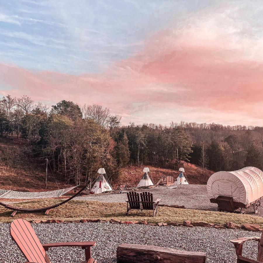 Smoky Hollow Outdoor Resort Covered Wagon Севьервилл Экстерьер фото