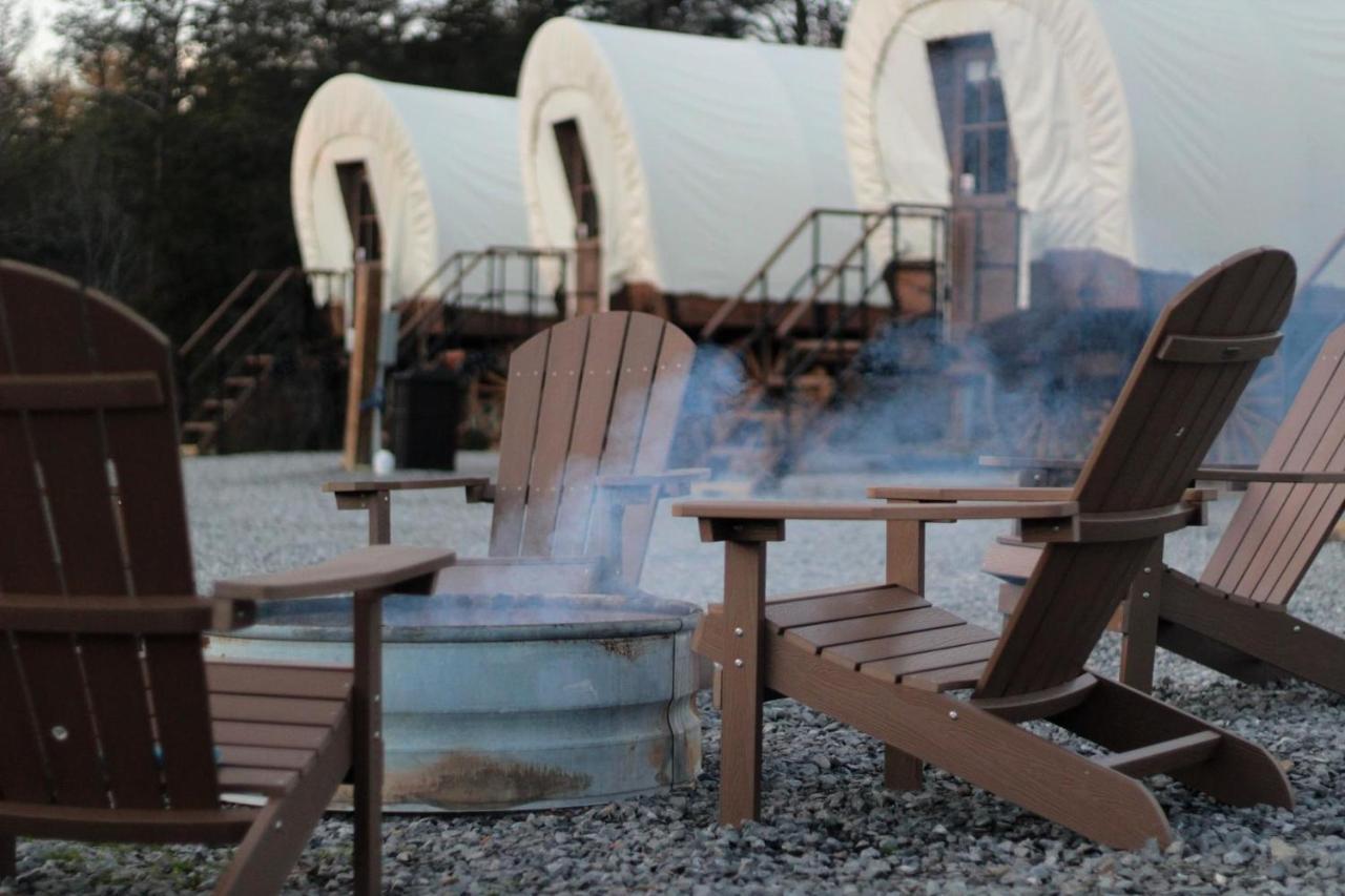 Smoky Hollow Outdoor Resort Covered Wagon Севьервилл Экстерьер фото